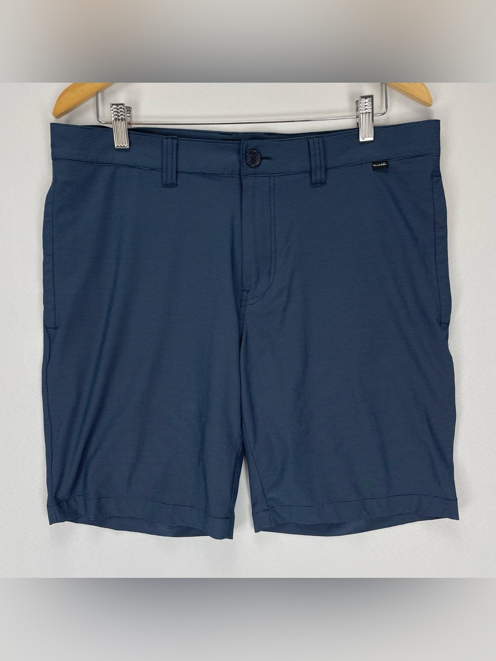 Travis Mathew Shorts Men’s 34 Navy Blue Performance Golf Chino 9” Inseam EXC
In